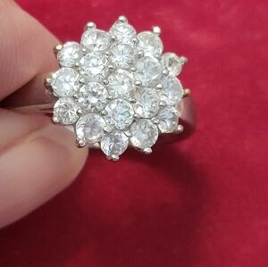 Elegant Silver Floral Cluster Ring Size 7